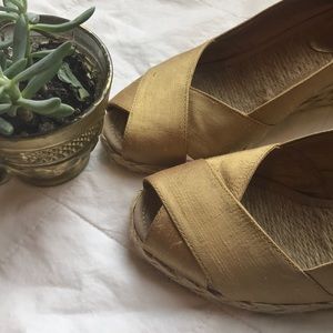 Lauren Ralph Lauren peep toe wedge size 6